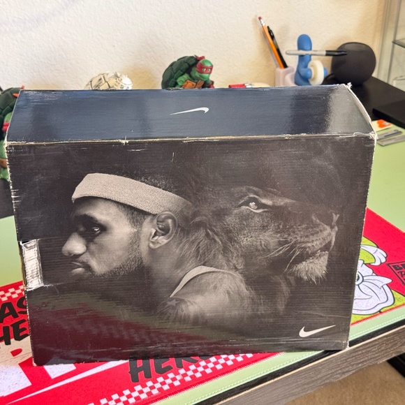 Nike LeBron 8 ‘Blackout’ – 2010 Miami Heat Era, All Business, No Distractions - Picture 2 of 6